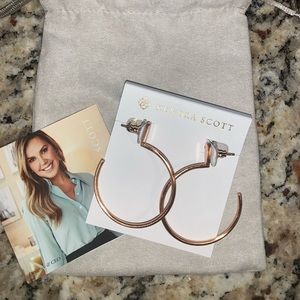 BRAND NEW KENDRA SCOTT GOLD HOOP EARRINGS